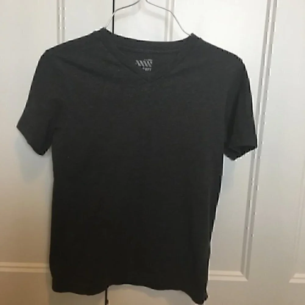 Boys size medium 8 Old Navy gray T-shirt